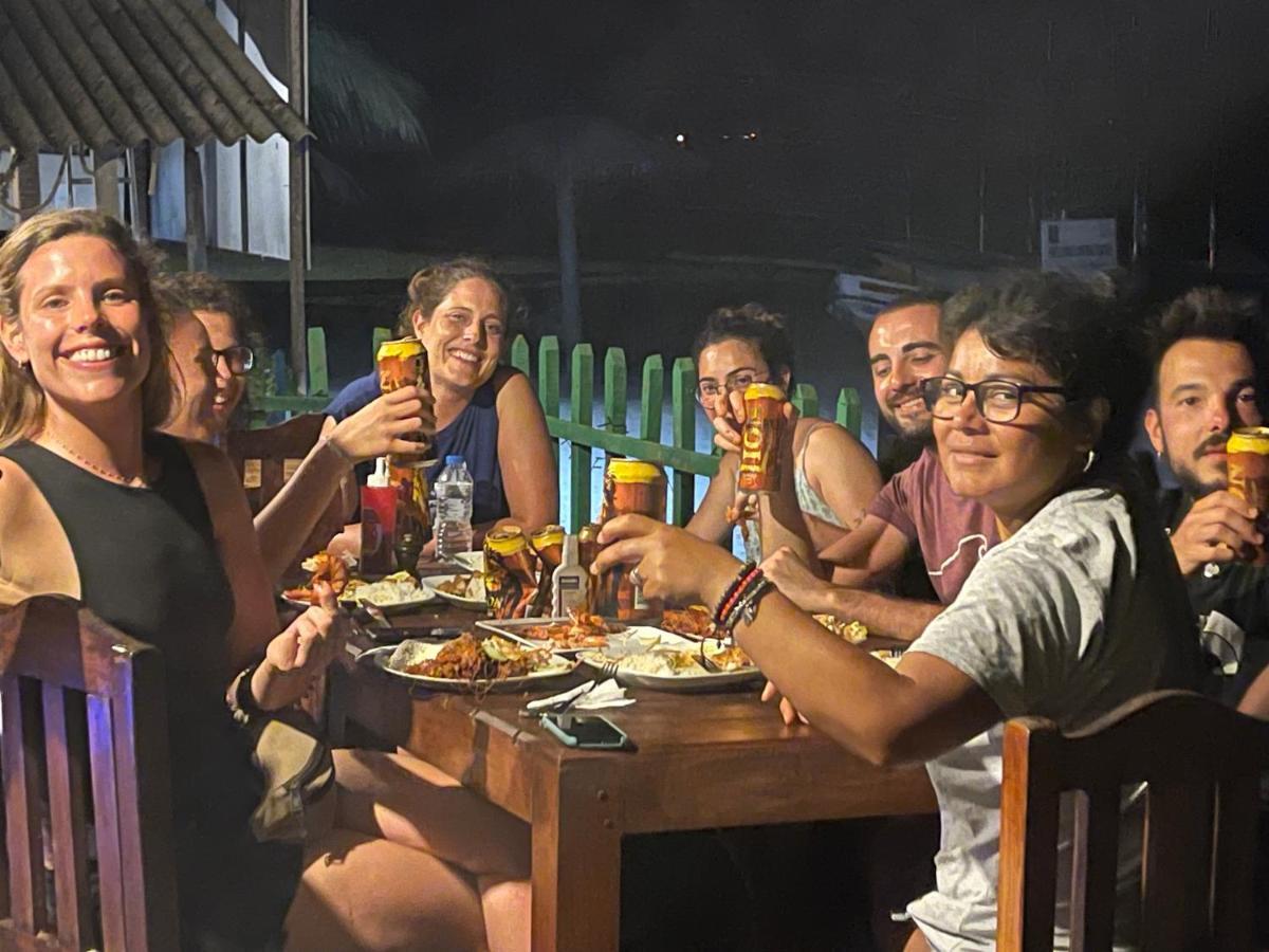 טרינקומאלה Golden Beach Cottages מראה חיצוני תמונה