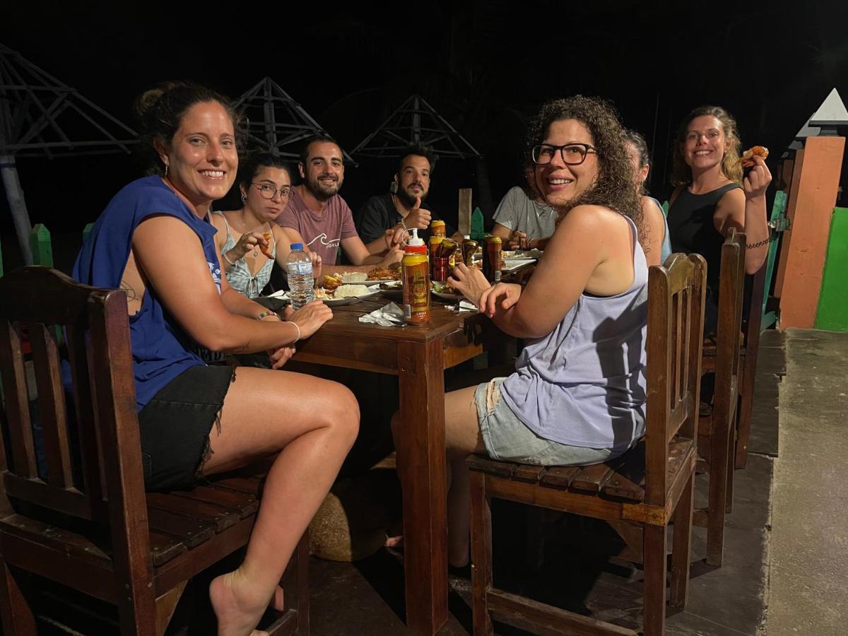 טרינקומאלה Golden Beach Cottages מראה חיצוני תמונה