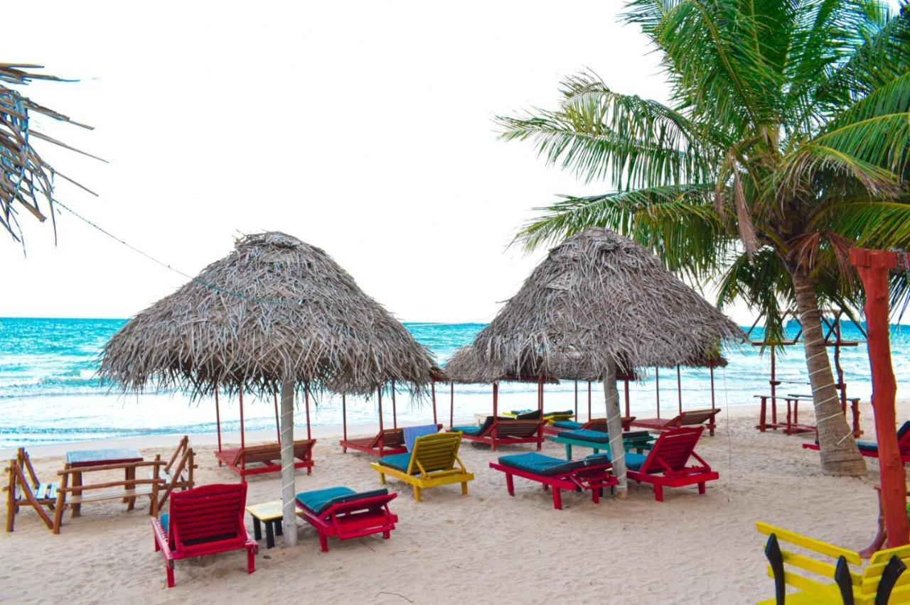 טרינקומאלה Golden Beach Cottages מראה חיצוני תמונה