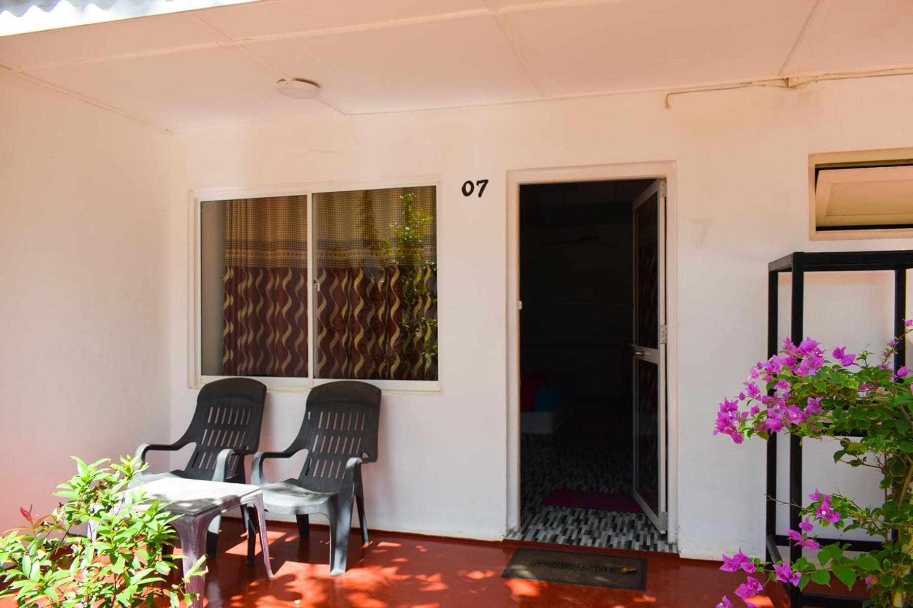 טרינקומאלה Golden Beach Cottages מראה חיצוני תמונה