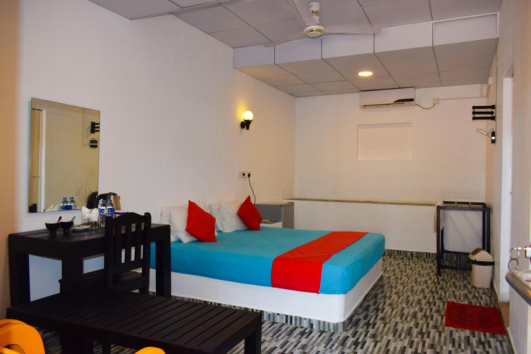 טרינקומאלה Golden Beach Cottages מראה חיצוני תמונה