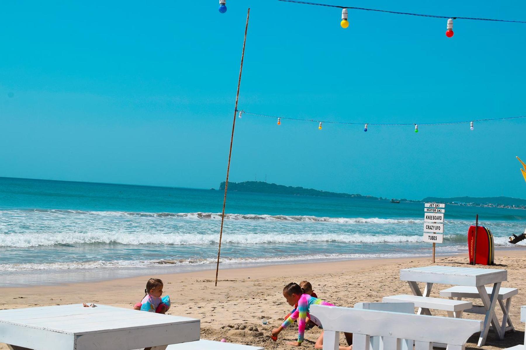טרינקומאלה Golden Beach Cottages מראה חיצוני תמונה