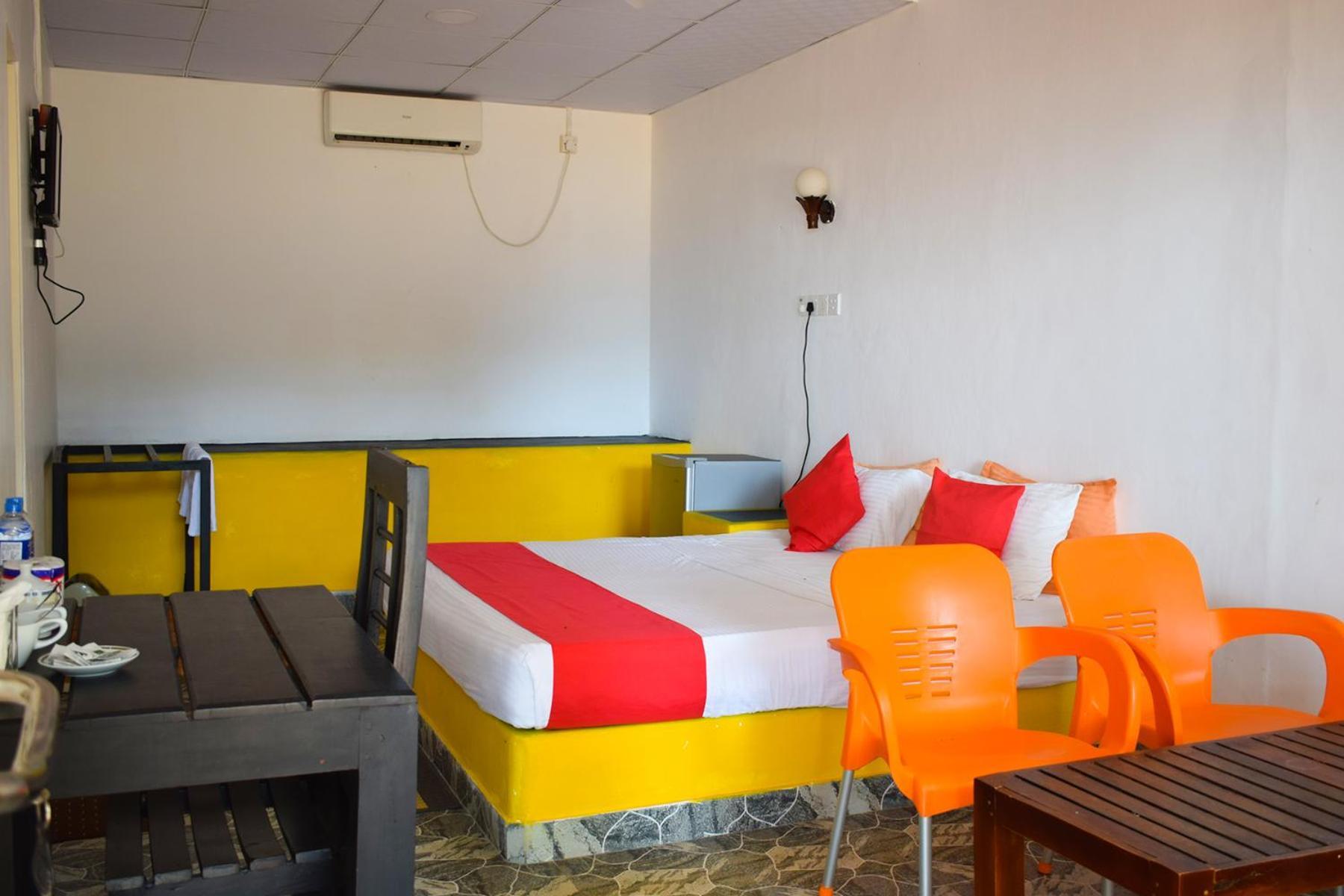 טרינקומאלה Golden Beach Cottages מראה חיצוני תמונה