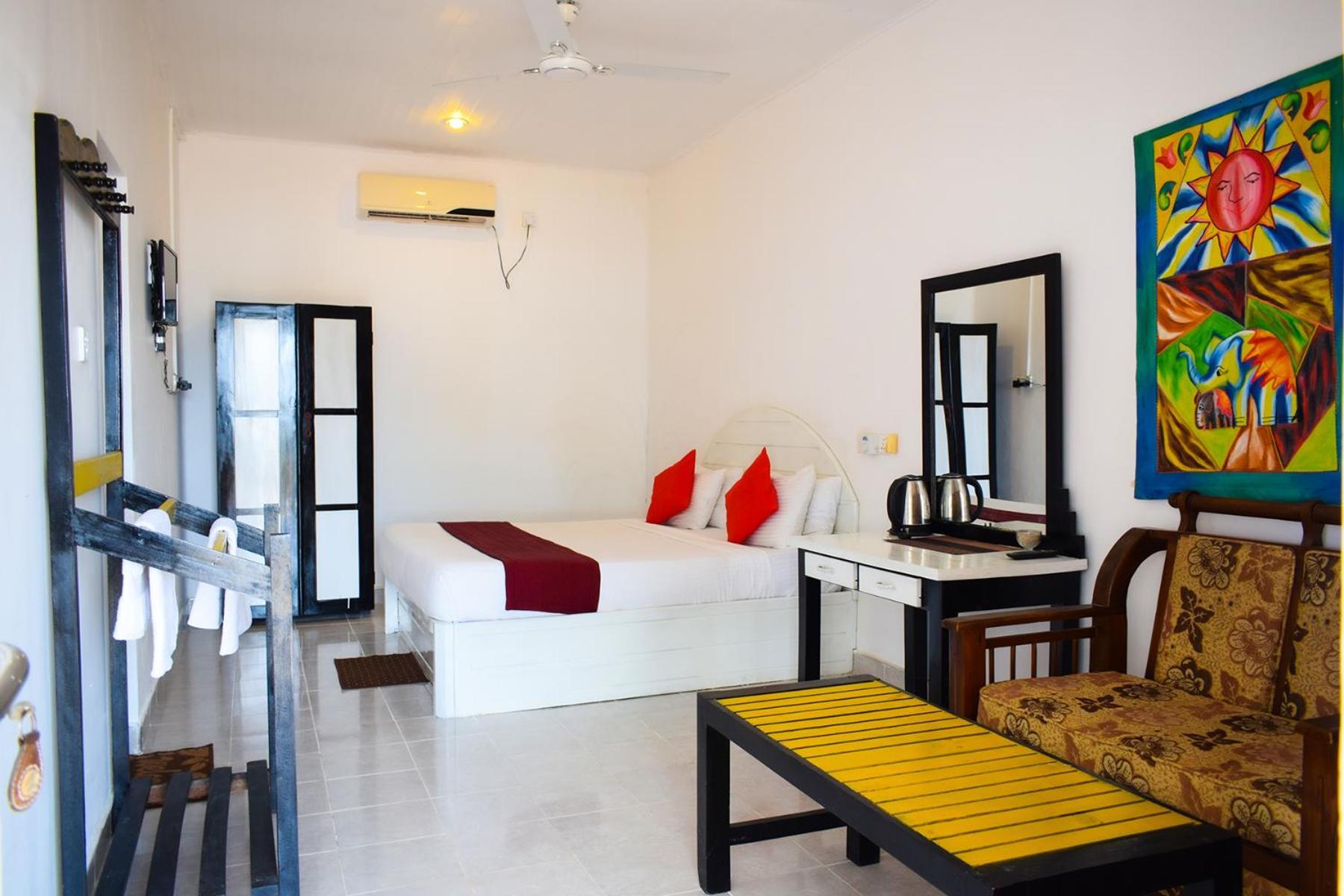 טרינקומאלה Golden Beach Cottages מראה חיצוני תמונה