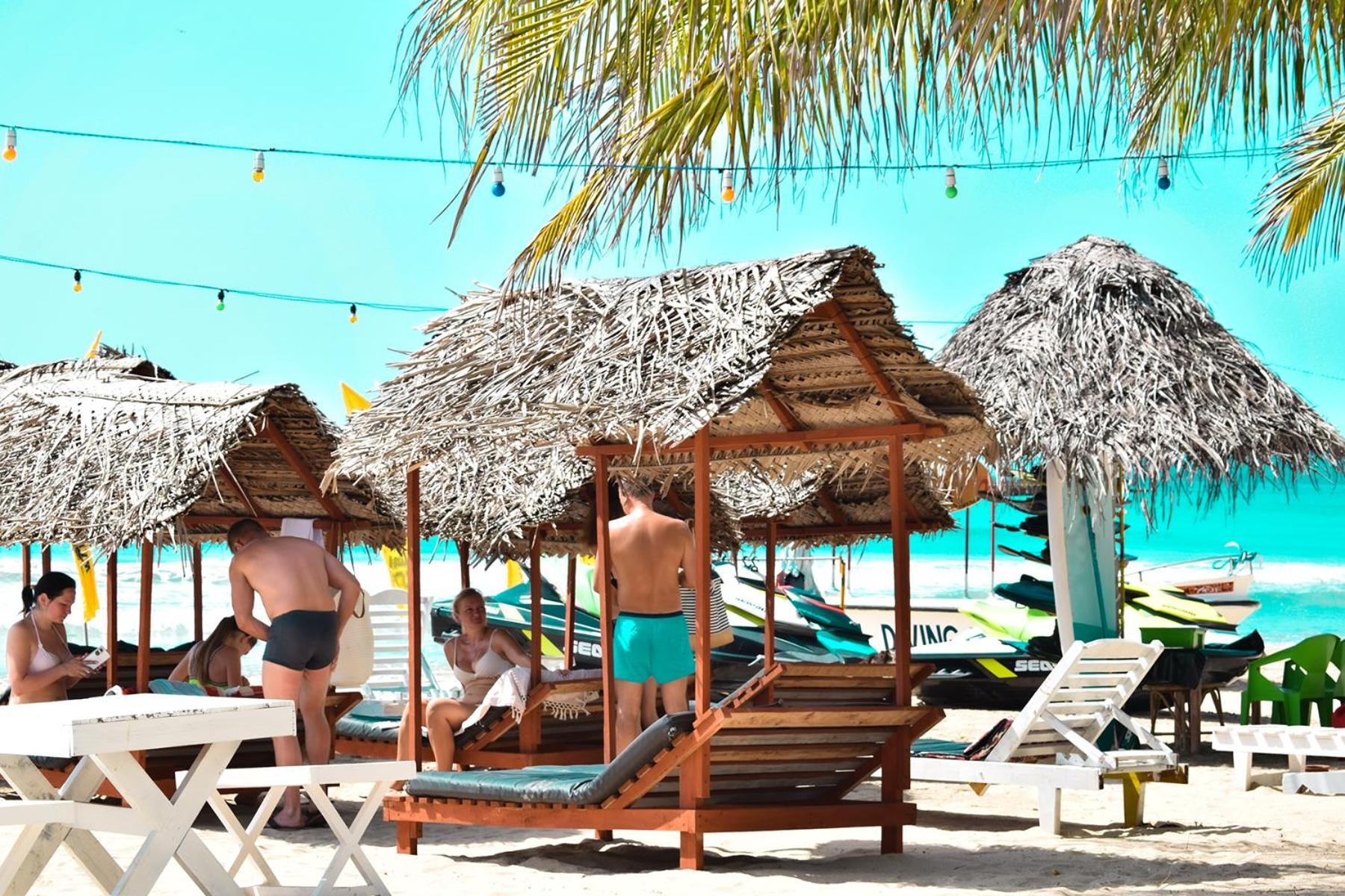 טרינקומאלה Golden Beach Cottages מראה חיצוני תמונה