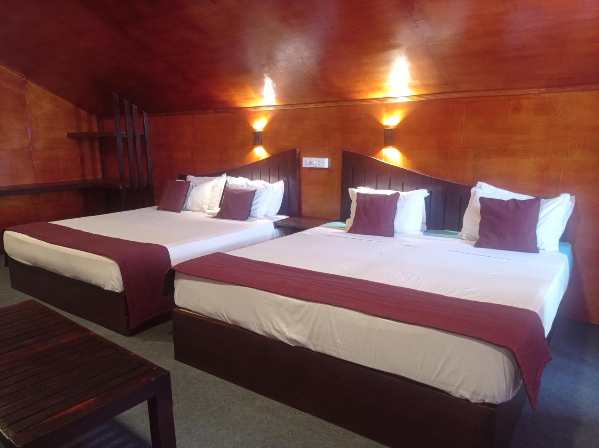 טרינקומאלה Golden Beach Cottages מראה חיצוני תמונה