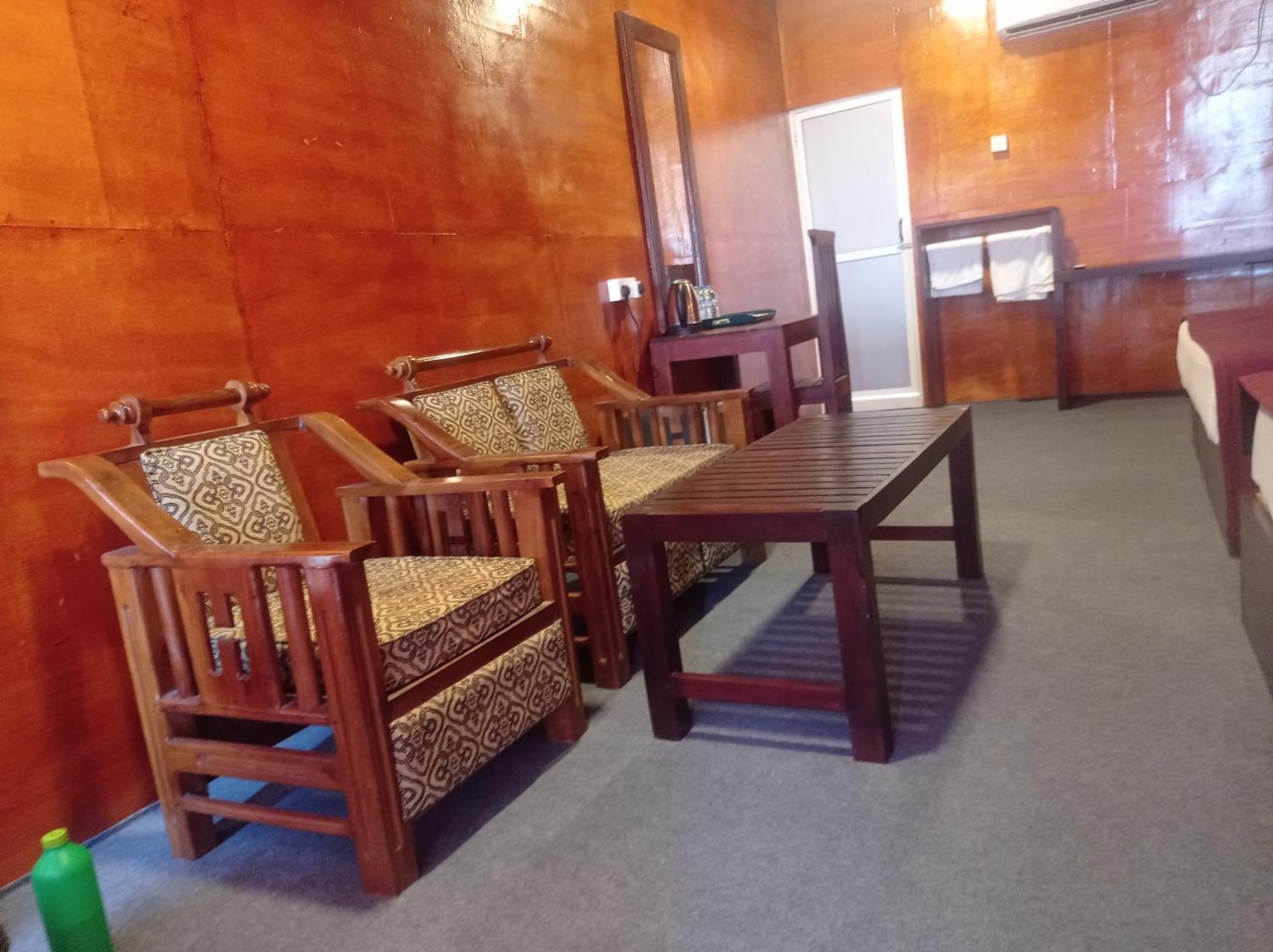 טרינקומאלה Golden Beach Cottages מראה חיצוני תמונה
